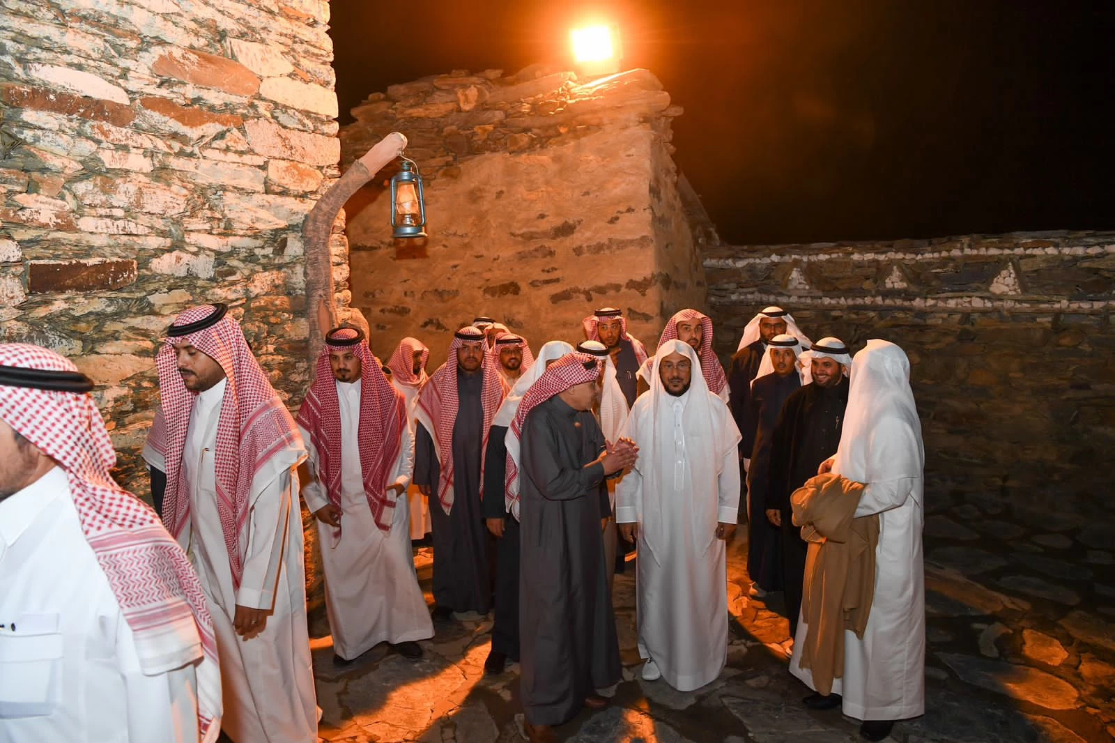 وزير الشؤون الإسلامية يزور مسجد الأطاولة التاريخي بمنطقة الباحة 