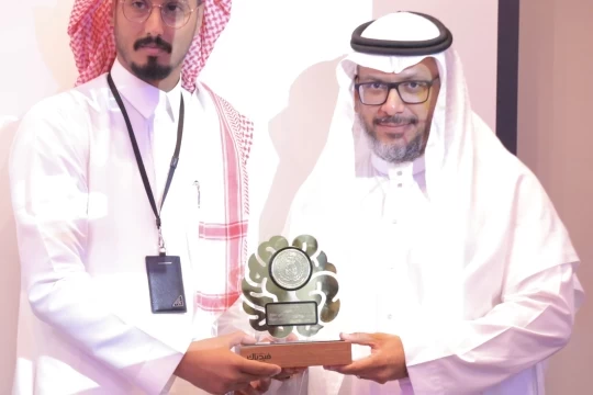 الصحة تُكرّم المستشار العمودي تقديراً لمساهمته في رفع مستوى الوعي بالابتكار الصحي
