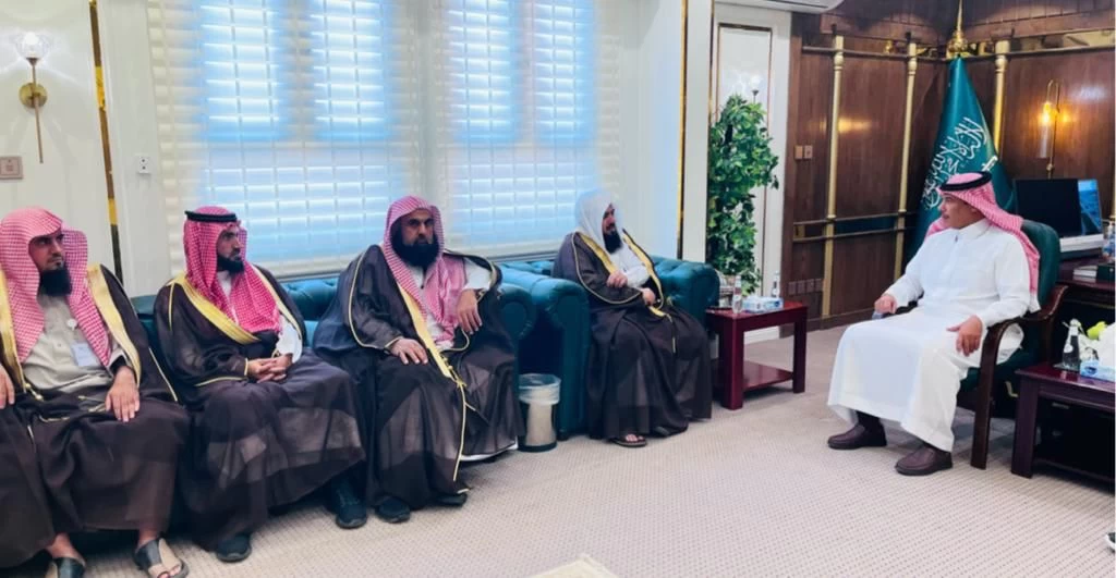 مدير عام هيئة الأمر بالمعروف بالجوف يزور محافظ صوير 