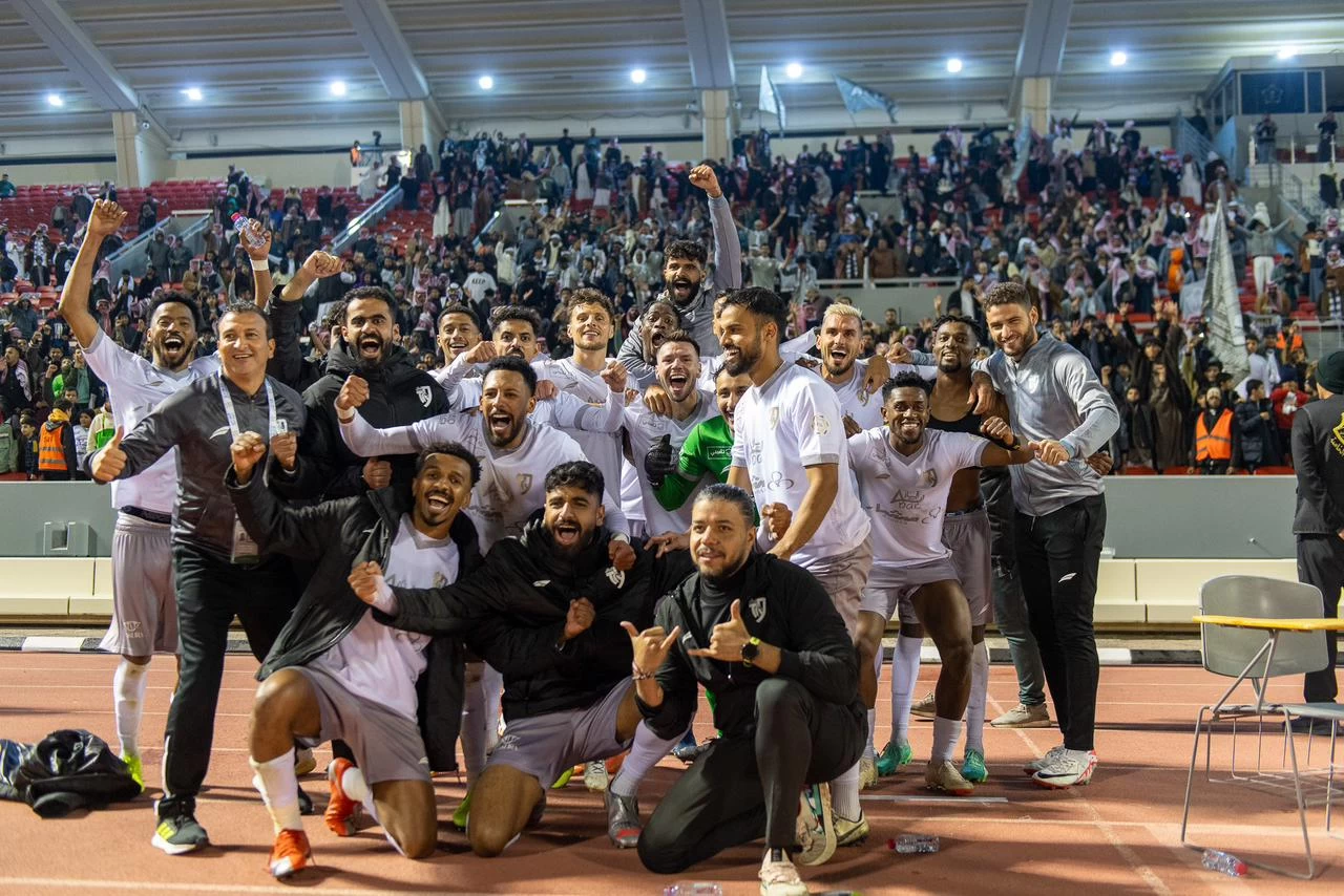 النصر ينتصر على الأخدود ، والطائي يقلب الطاولة على الرائد.