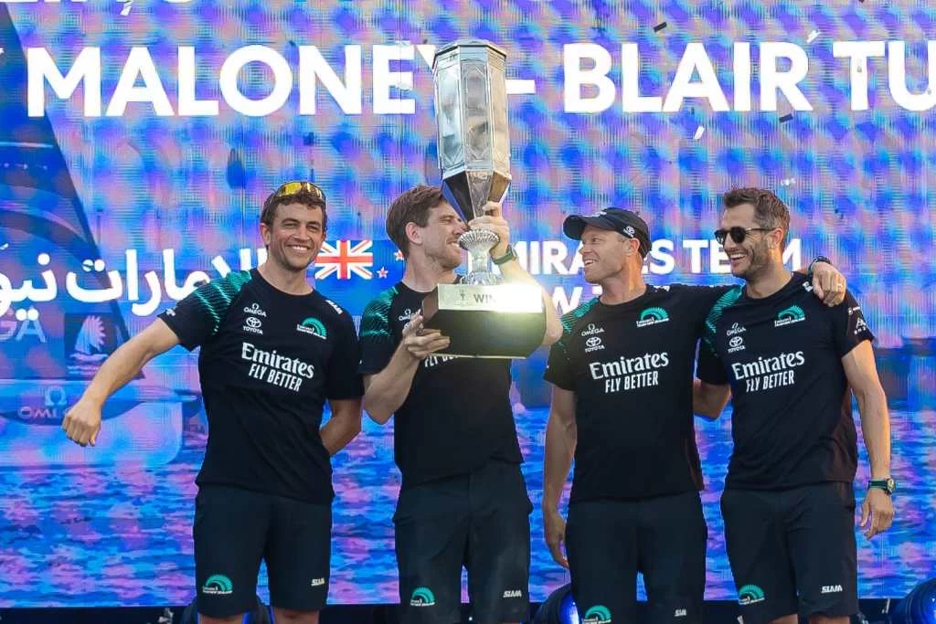 نائب وزير الرياضة يشهد ختام منافسات بطولة كأس أمريكا للقوارب الشراعية بجدة