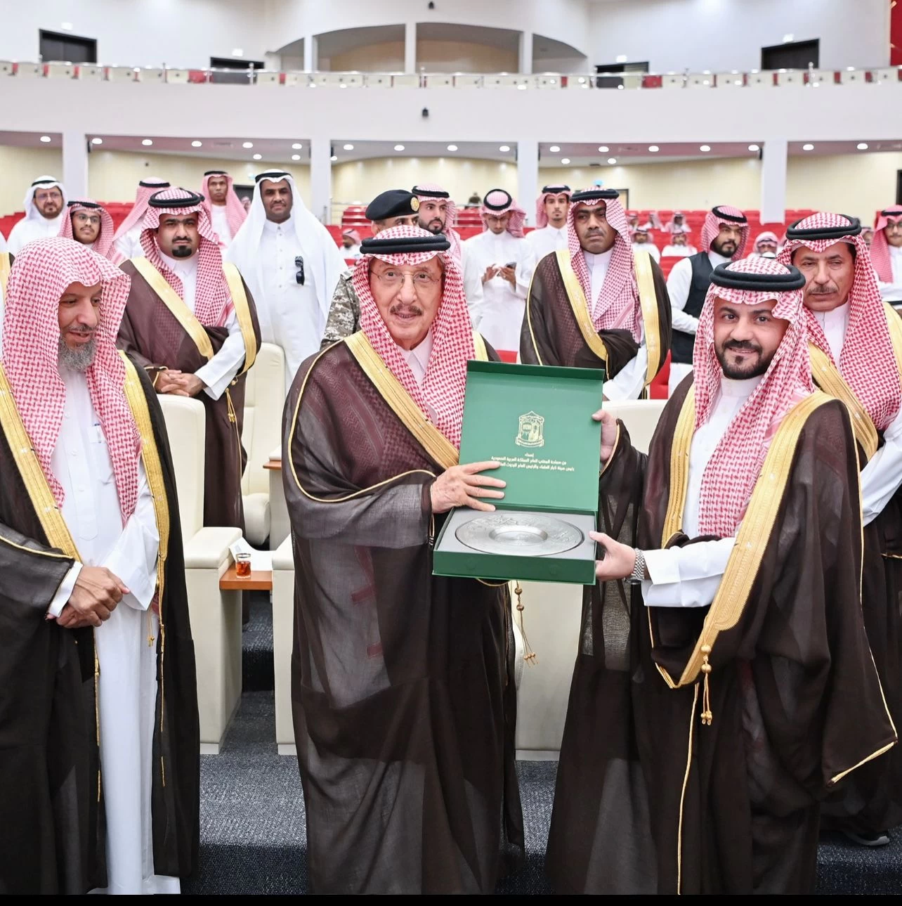 أمير جازان يرعى حفل افتتاح ملتقى الأسرة الأول بالمنطقة