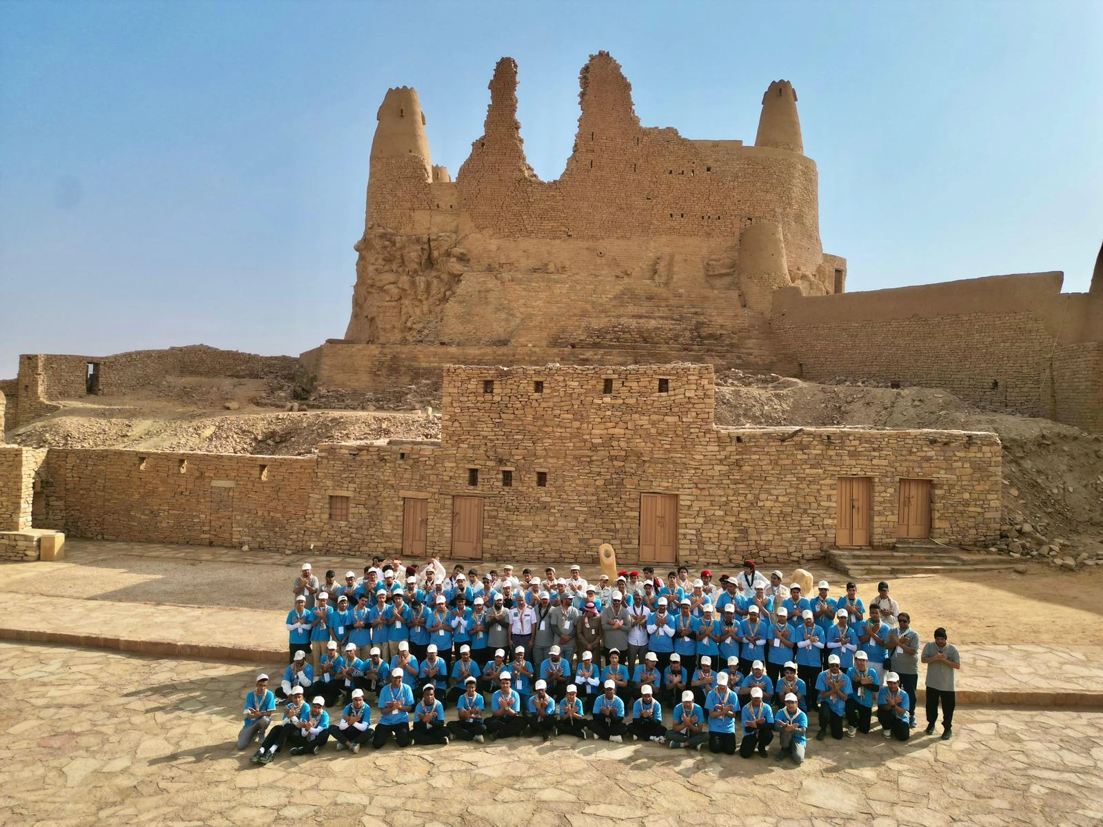 برعاية الأمير فيصل بن نواف ..إدارة تعليم الجوف تختتم فعاليات المخيم الكشفي للطاقة المتجددة