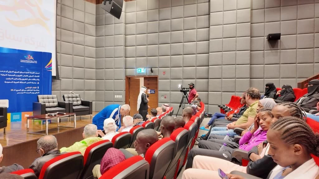 بمشاركة عدد من العدائين الدوليين  غدًا انطلاق سباق الجري الـ25 على كورنيش الخبر 