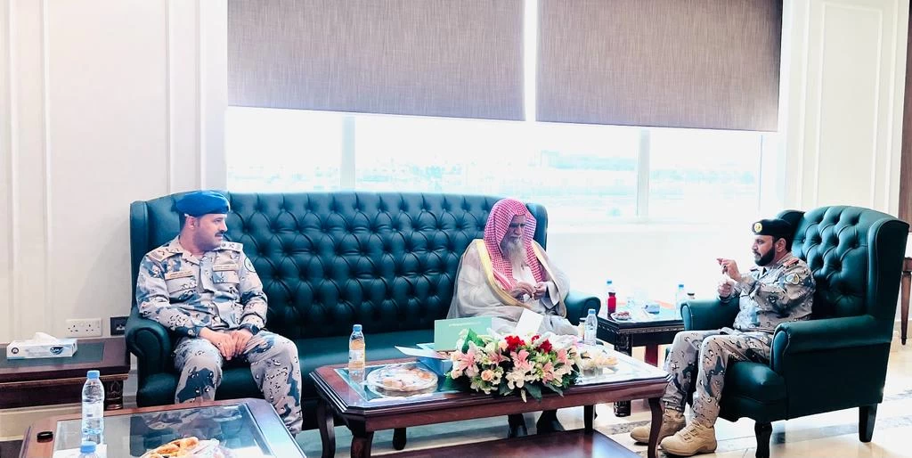 مفوض الإفتاء بجازان يزور قائد حرس الحدود بالمنطقة