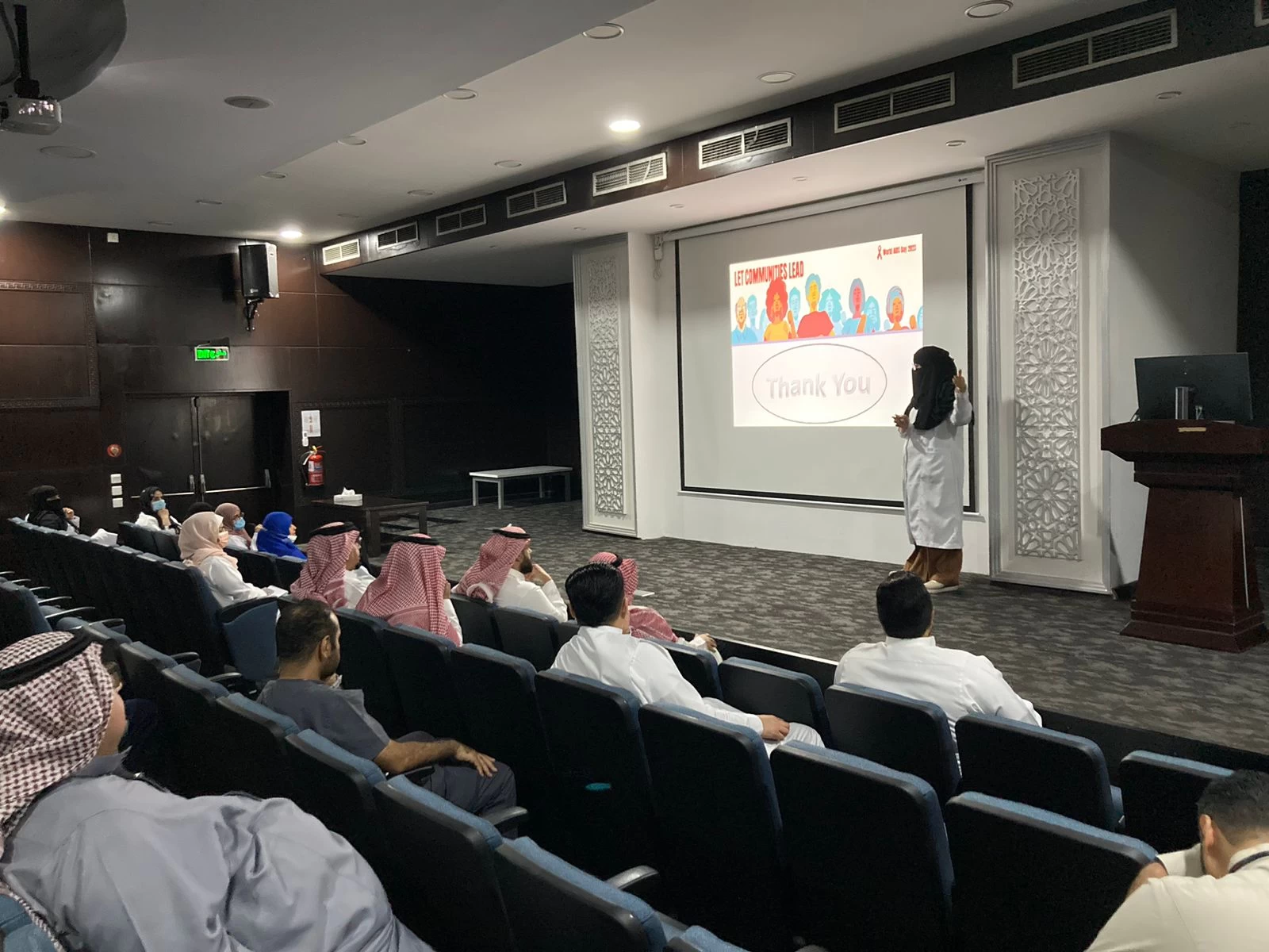  قسم الأطفال بمستشفى الملك عبدالعزيز بجدة يقيم محاضرة عن ضرورة إجراء فحص الإيدز للأم الحامل