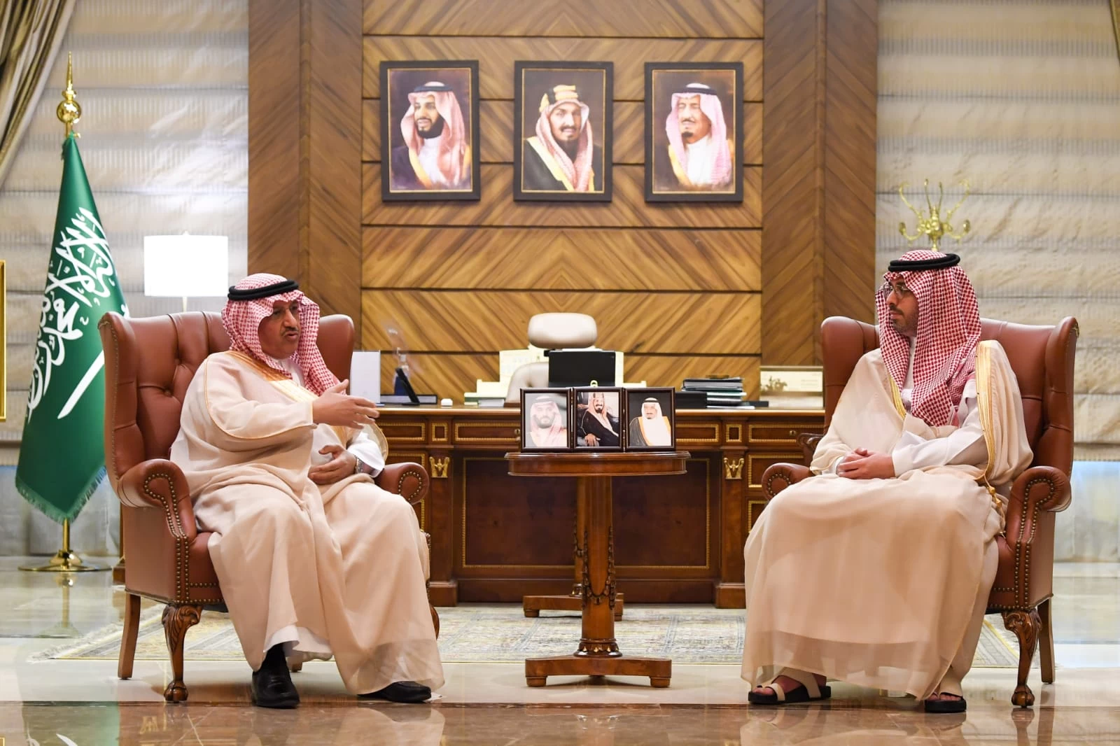 محافظ جدة يستقبل وزير التعليم