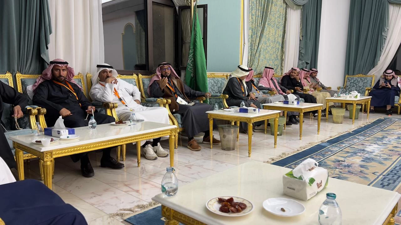 الطوالة يستضيف وفد جمعية سفراء التراث