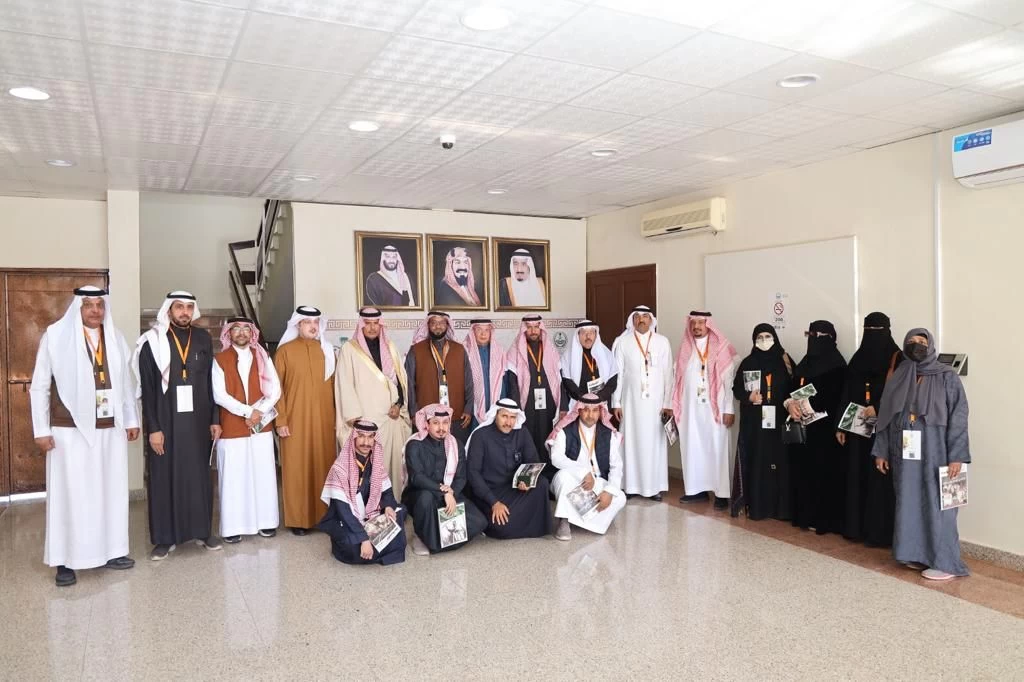 محافظ الزلفي يستقبل وفد جمعية سفراء التراث