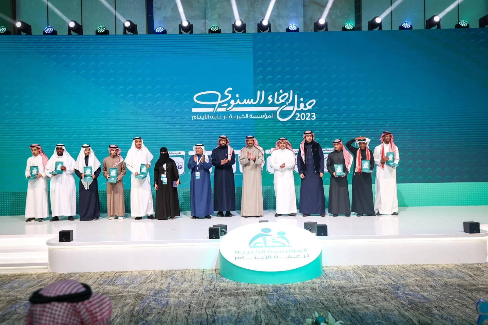 وزير الموارد البشرية والتنمية الاجتماعية يرعى حفل " إخاء السنوي " ويدشن استراتيجية المؤسسة عبر 27 مبادرة 