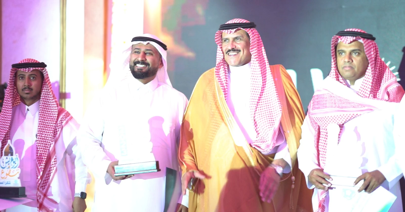 "الجنفاوي" يكرم 700 متطوعا بتنمية أبوعريش