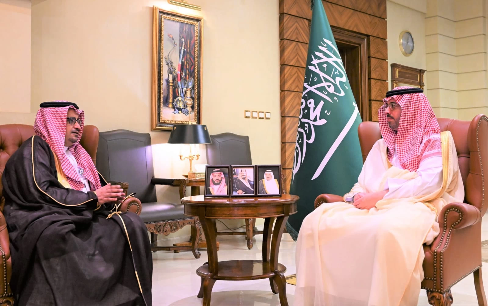 محافظ جدة يستقبل مدير صندوق الموارد البشرية بمنطقة مكة المكرمة