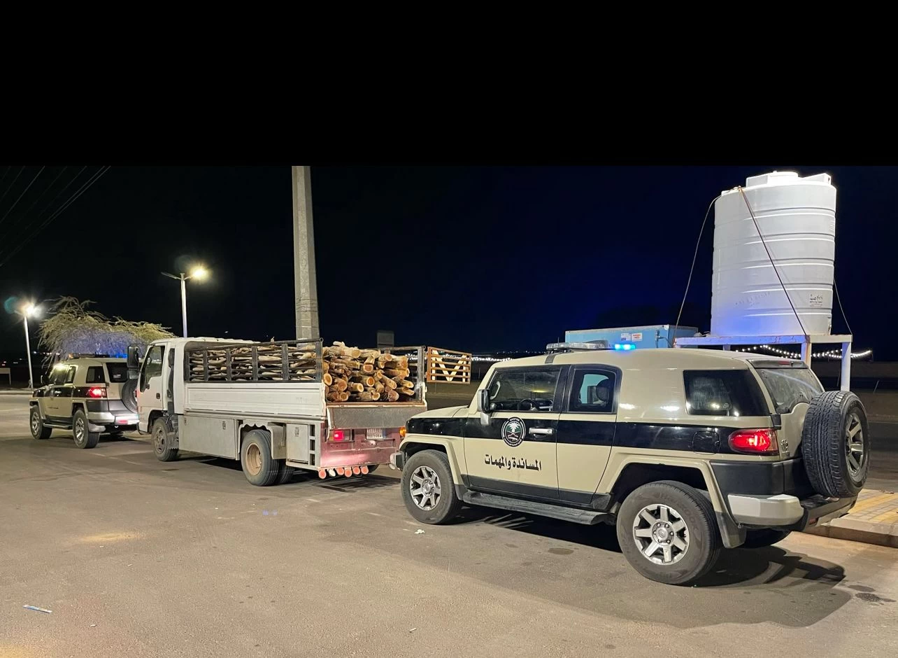 دوريات الإدارة العامة للمجاهدين بمنطقة القصيم تضبط مخالفًا لنظام البيئة