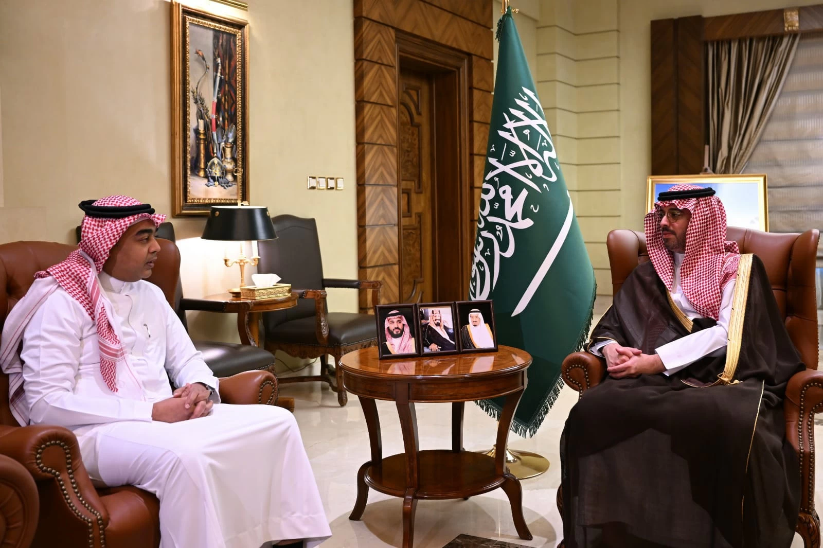​​​​​​​محافظ جدة يستقبل المدير الإقليمي لبنك التنمية الاجتماعية ومدير عام فرع البنك بجدة