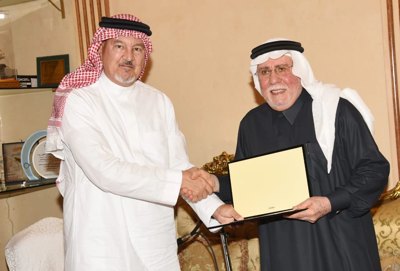 نزار مدني في أسبوعية القحطاني:( أنا شاهد شاف كل حاجة )