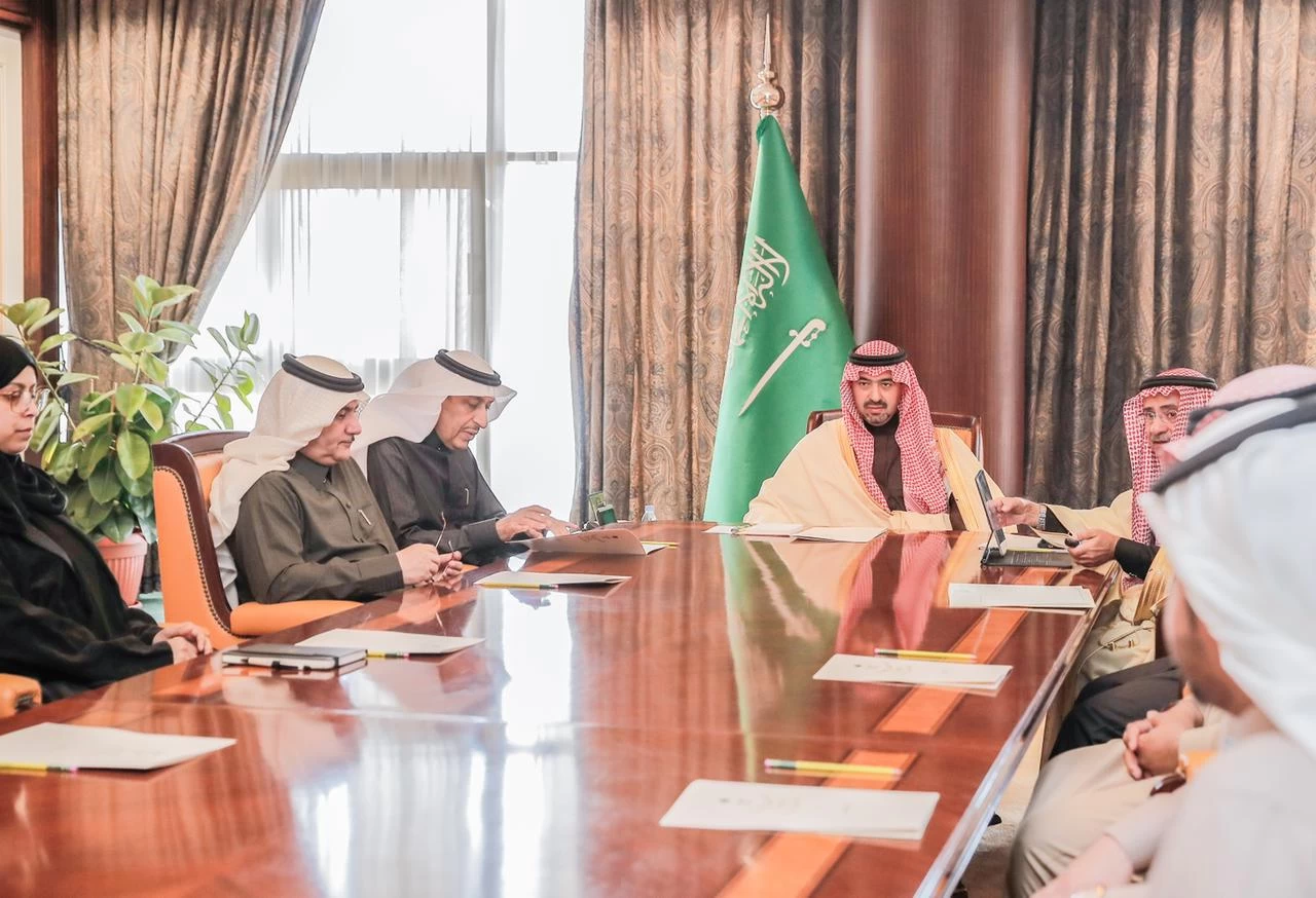 سمو نائب أمير منطقة تبوك يطلع على سير العمل في المشروعات التي تنفذها أمانة المنطقة  