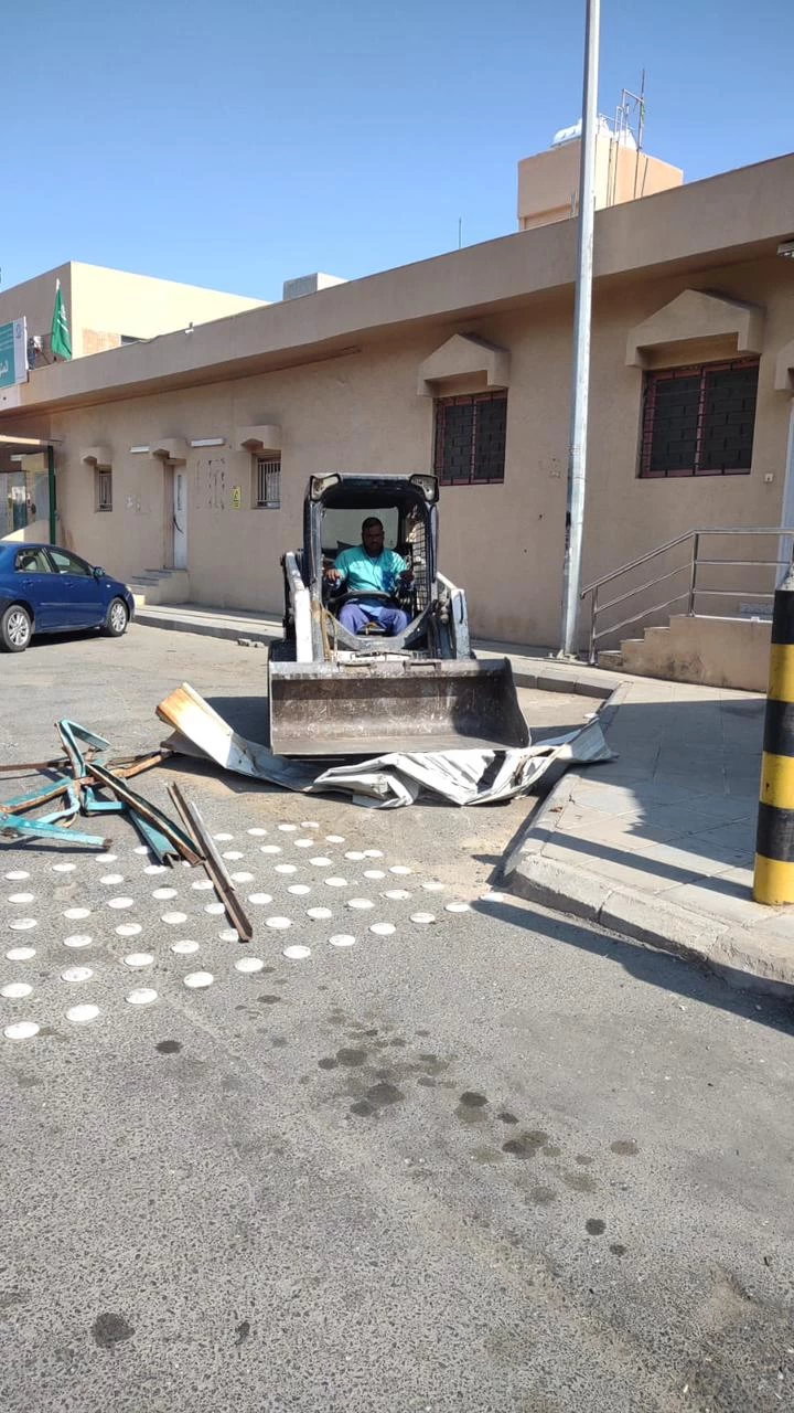 أمانة جدة تنفذ حملة موسعة بالعزيزية لتحسين المشهد البصري