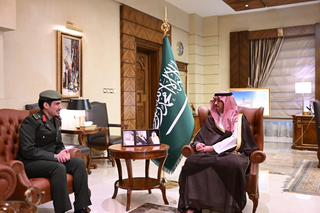 الأمير سعود بن جلوي يستقبل مدير جوازات منطقة مكة المكرمة