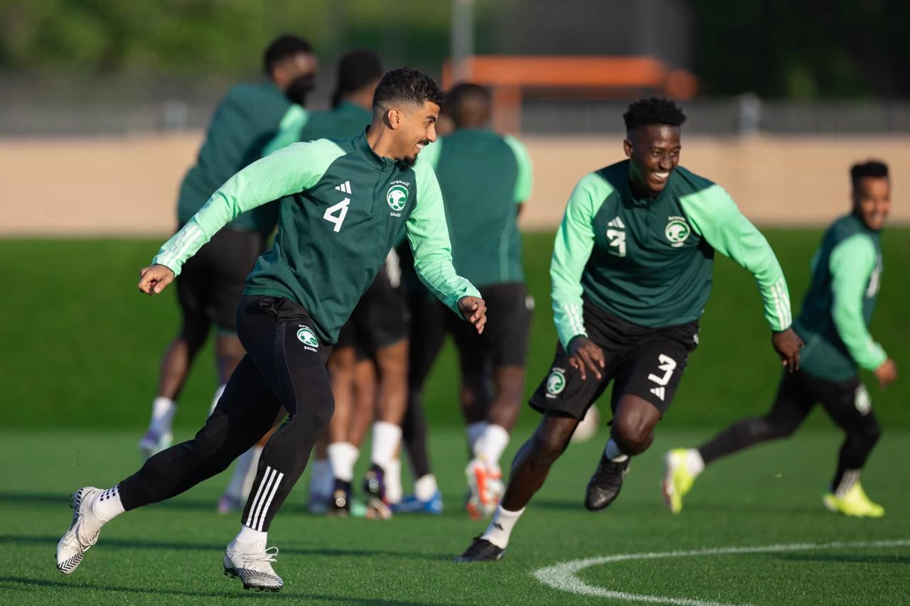 الأخضر السعودي يدشن مشاركته في البطولة الآسيوية بلقاء المنتخب العماني.