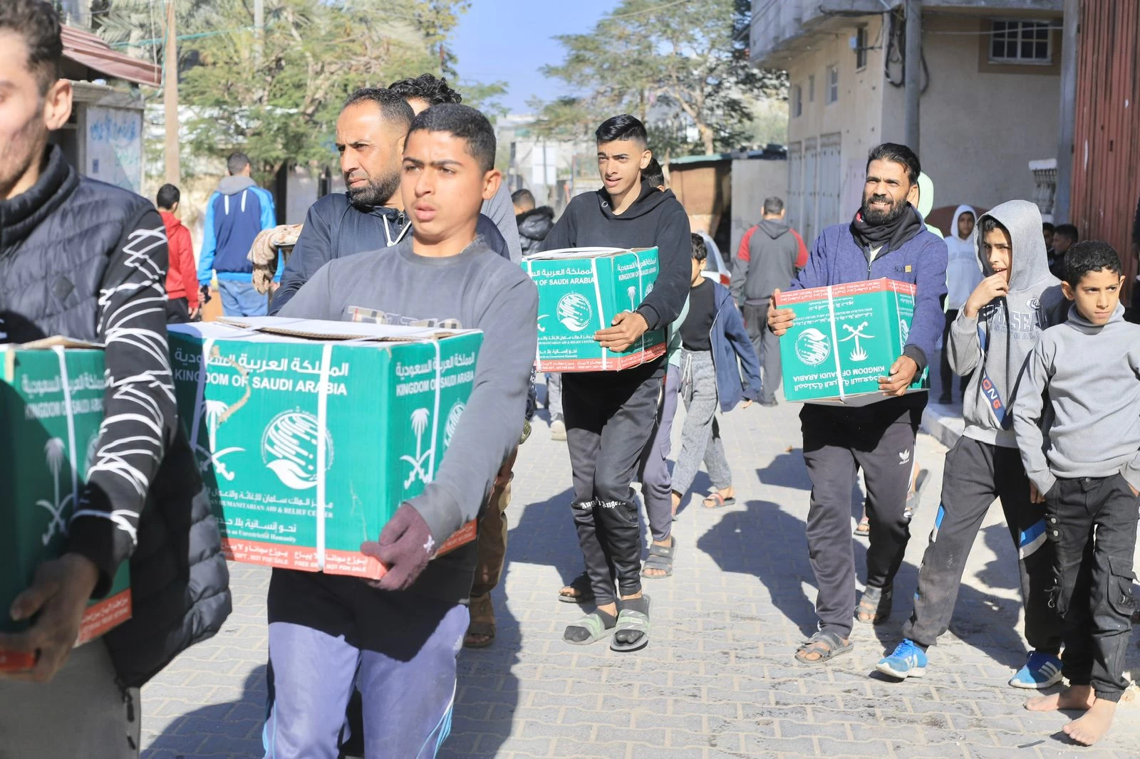 مركز الملك سلمان للإغاثة يواصل توزيع مساعداته الإنسانية للمتضررين في قطاع غزة