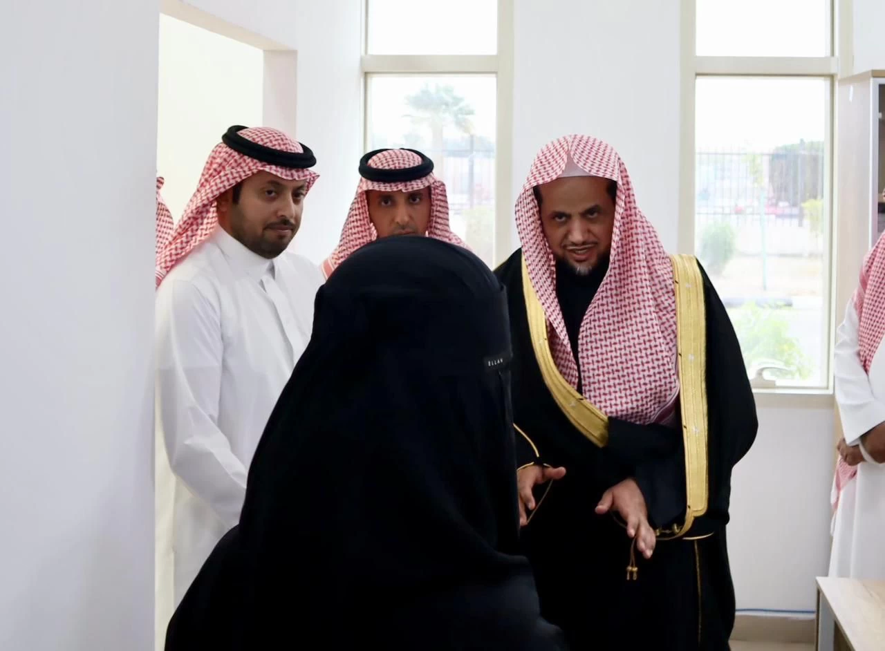 النائب العام يتفقد نيابة محافظة الأحساء ويلتقي منسوبيها وعدداً من المراجعين
