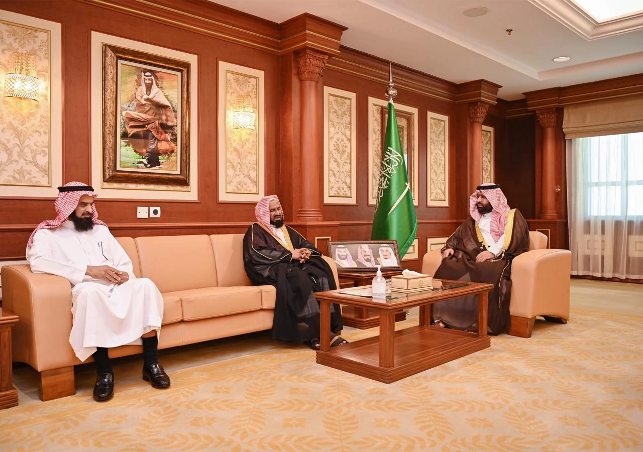 نائب أمير منطقة جازان يستقبل عضو هيئة كبار العلماء "البصيلي"