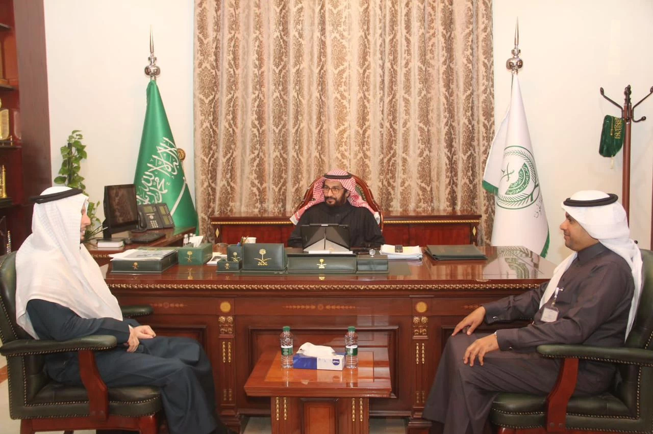 ‏محافظ القريات يلتقي رئيس القطاع الشمالي بشركة المياه الوطنيه 