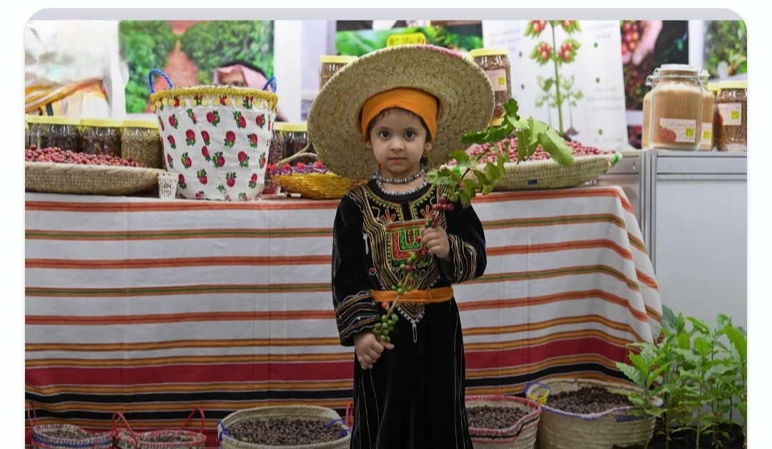محافظ رجال ألمع يدشن فعاليات أول مهرجان" للبن " في المحافظة 