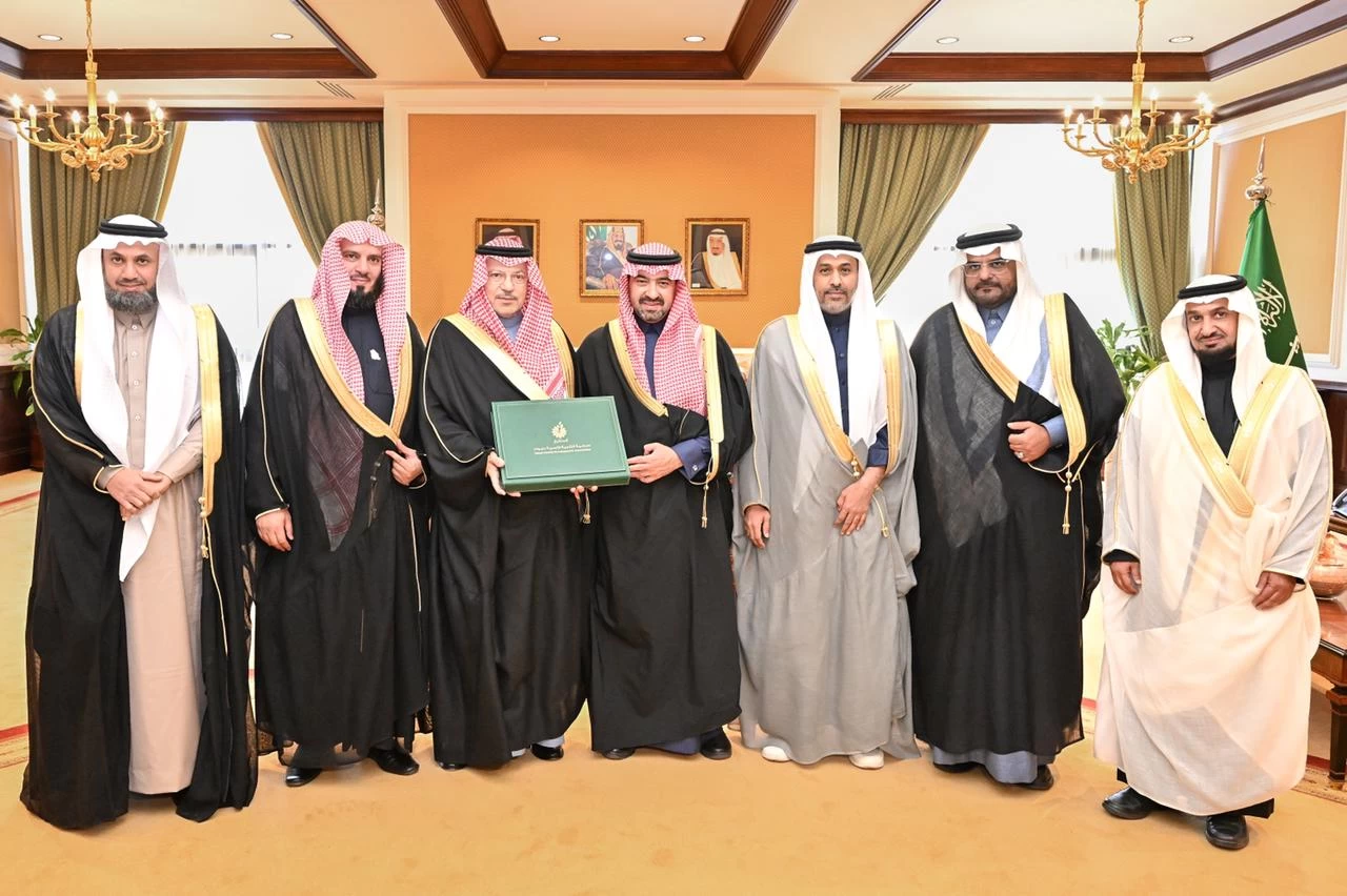 نائب أمير تبوك يطلع على إنجازات جمعية تنمية تبوك الأسرية