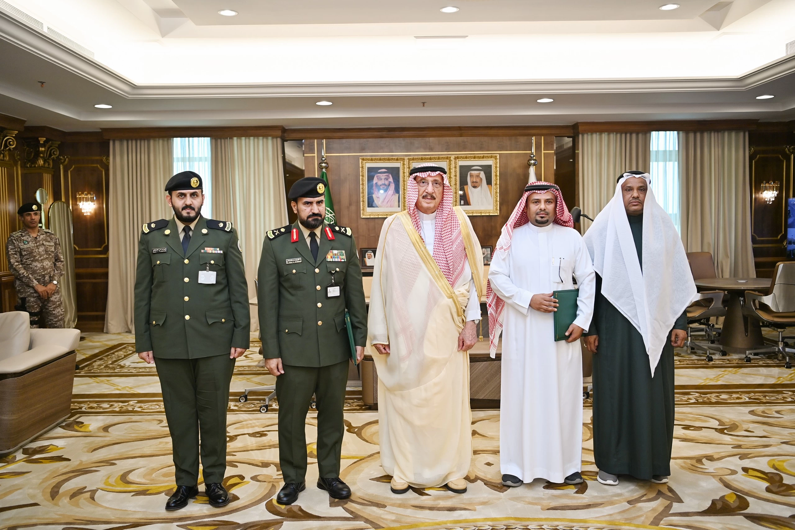 أمير جازان يشهد توقيع اتفاقية للبرامج التأهيلية والاستشارات الأسرية لنزلاء السجون بالمنطقة