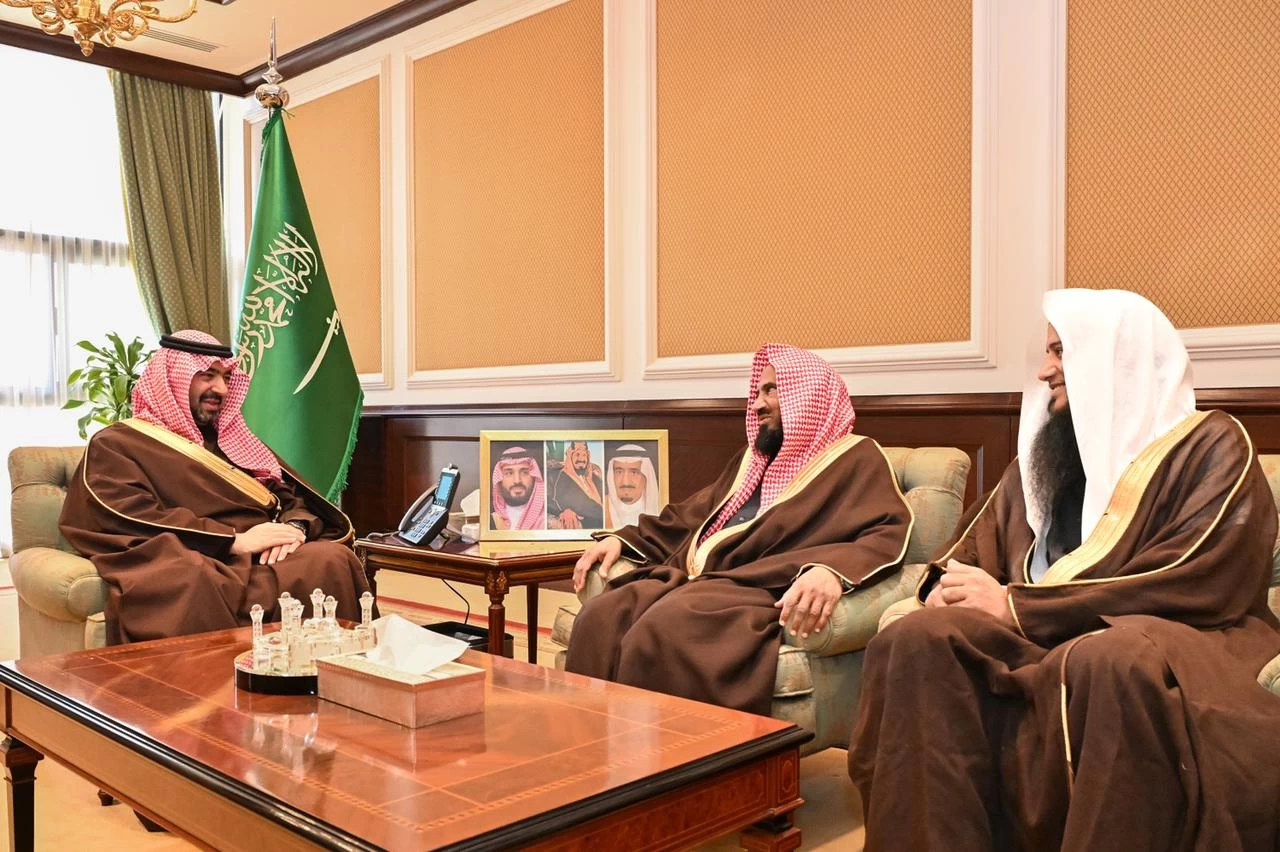 نائب أمير منطقة تبوك يستقبل عضو هيئة كبار العلماء " البصيلي "