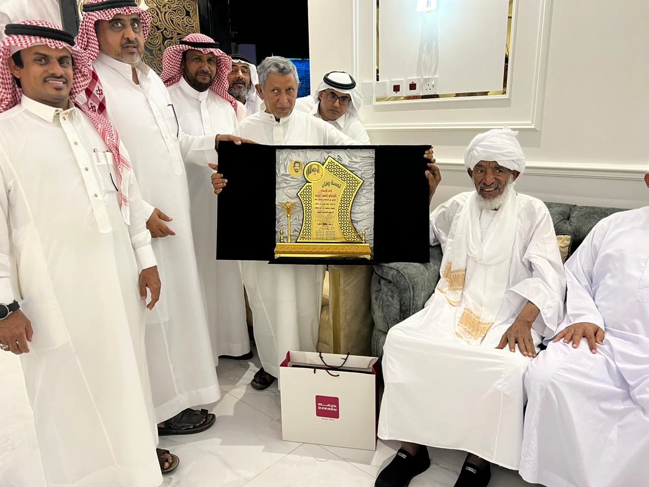 بعد أكثر من 38 عاما الضوء يعود لصامطة 