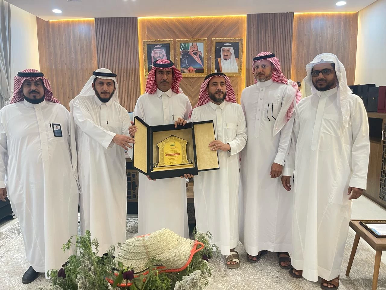 محافظ الطوال يكرم حفاظ جمعية تحفيظ القرآن الكريم بالمحافظة 