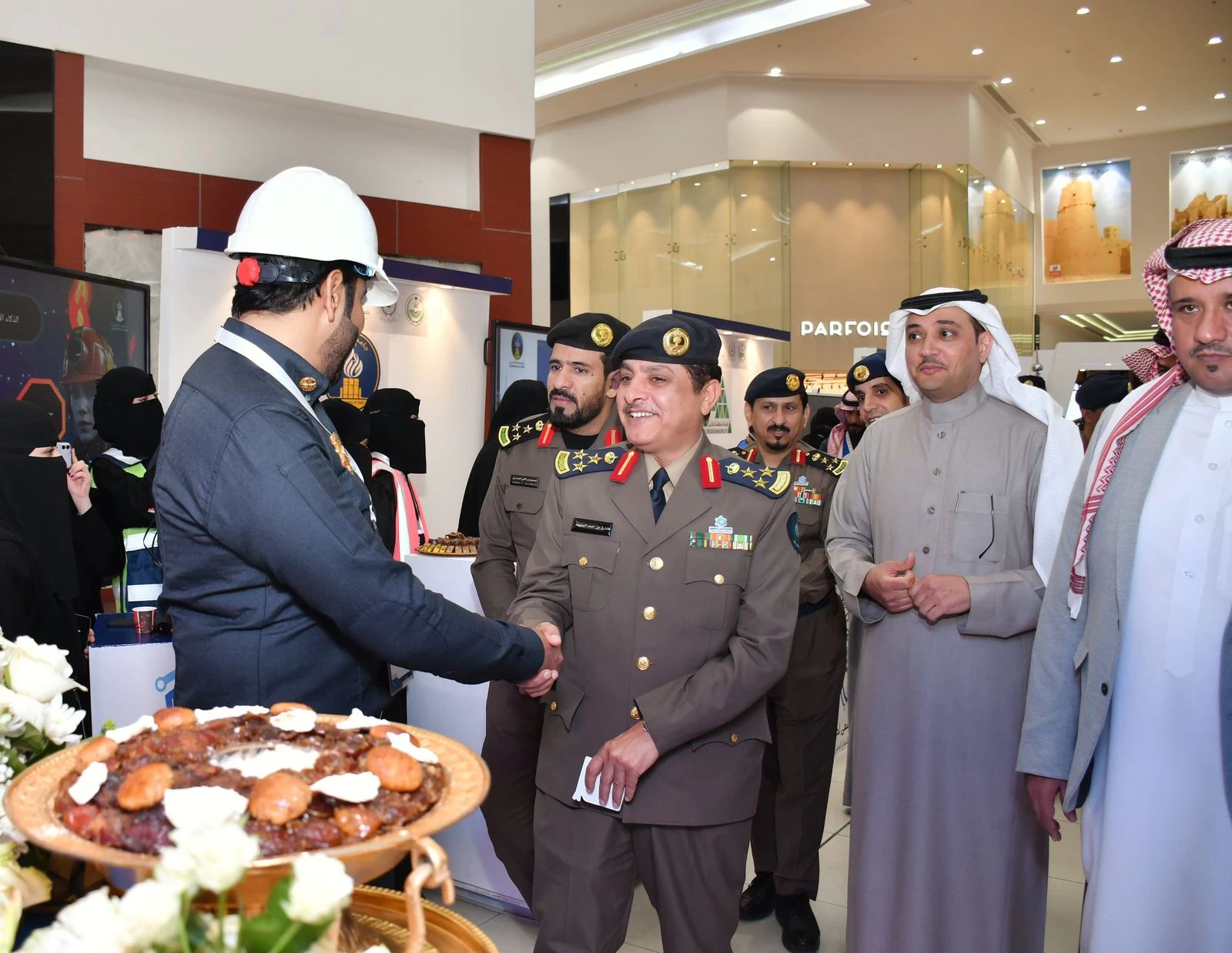 جامعة حائل تشارك في فعاليات اليوم العالمي للدفاع المدني ٢٠٢٤