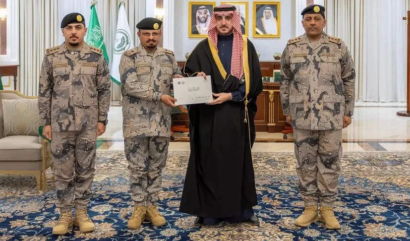 أمير الجوف يتسلّم تقريراً عن إنجازات حرس الحدود بالمنطقة لعام 2023م