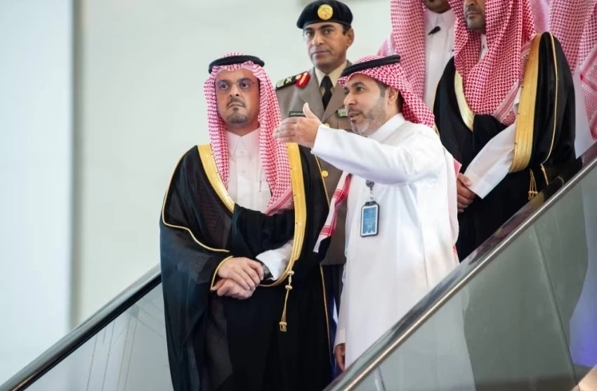 نائب أمير منطقة مكة المكرمة يتفقد قطار الحرمين السريع 