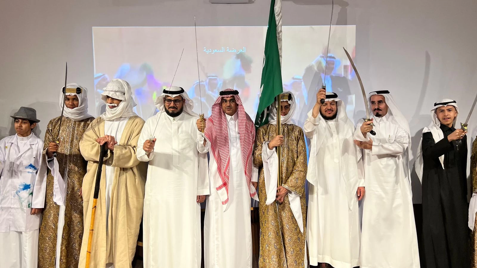 مدير تعليم الطائف يشهد احتفال ثانوية دار التوحيد بيوم التأسيس 