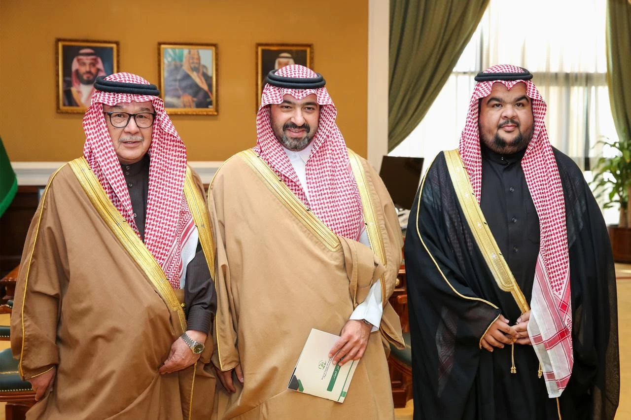 نائب أمير تبوك يطلع على إنجازات الجمعية الخيرية لحفظ النعم  
