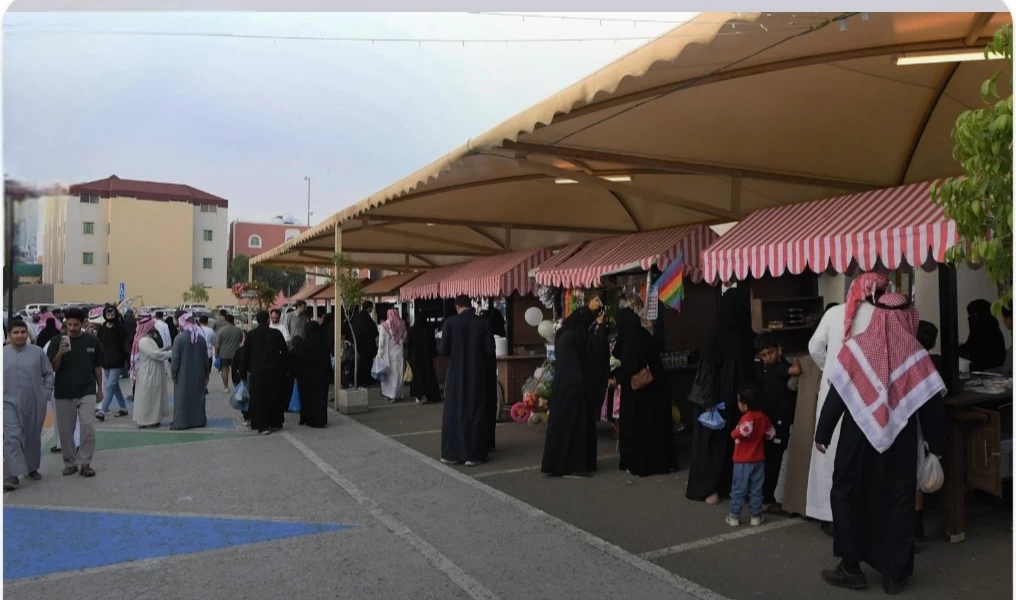 سوق السمبوسة الرمضاني : وجهة للتسوق والترفيه في مدينة أبها 