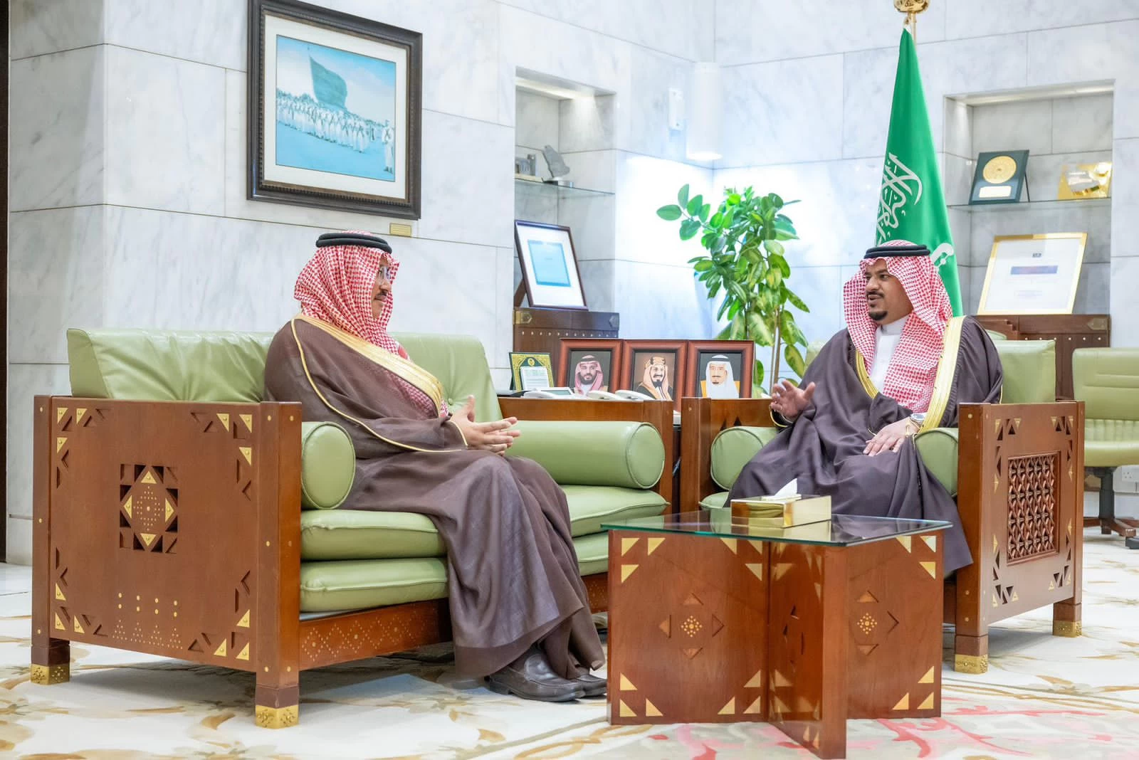 نائب أمير منطقة الرياض يستقبل محافظ المجمعة المكلّف حديثاً