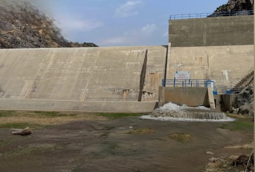 فتح بوابات سد وادي" وبح " بمحافظة الكامل