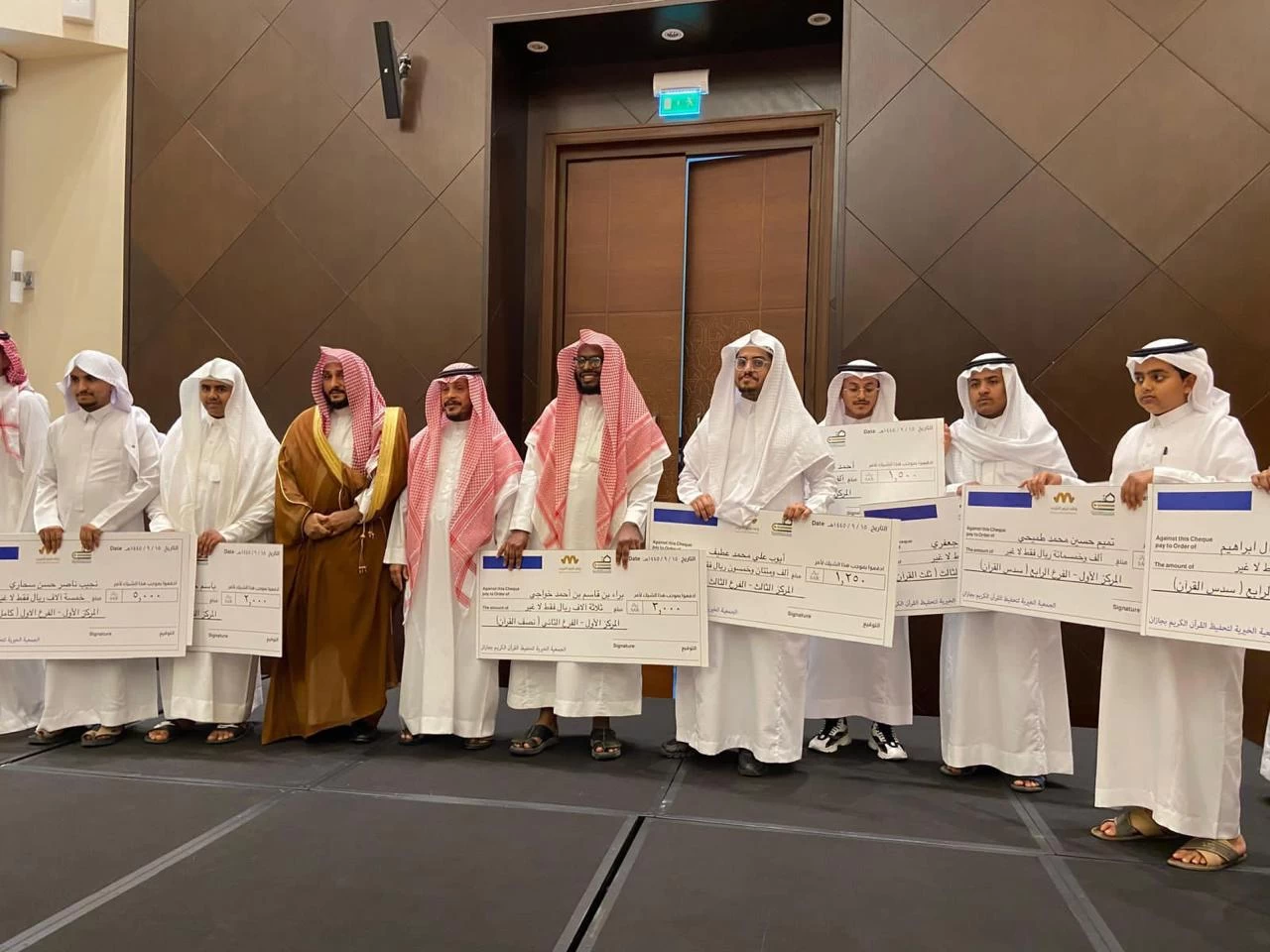 مدير عام الشؤون الإسلامية في جازان يرعى حفل تكريم حفَّاظ وحافظات كتاب الله