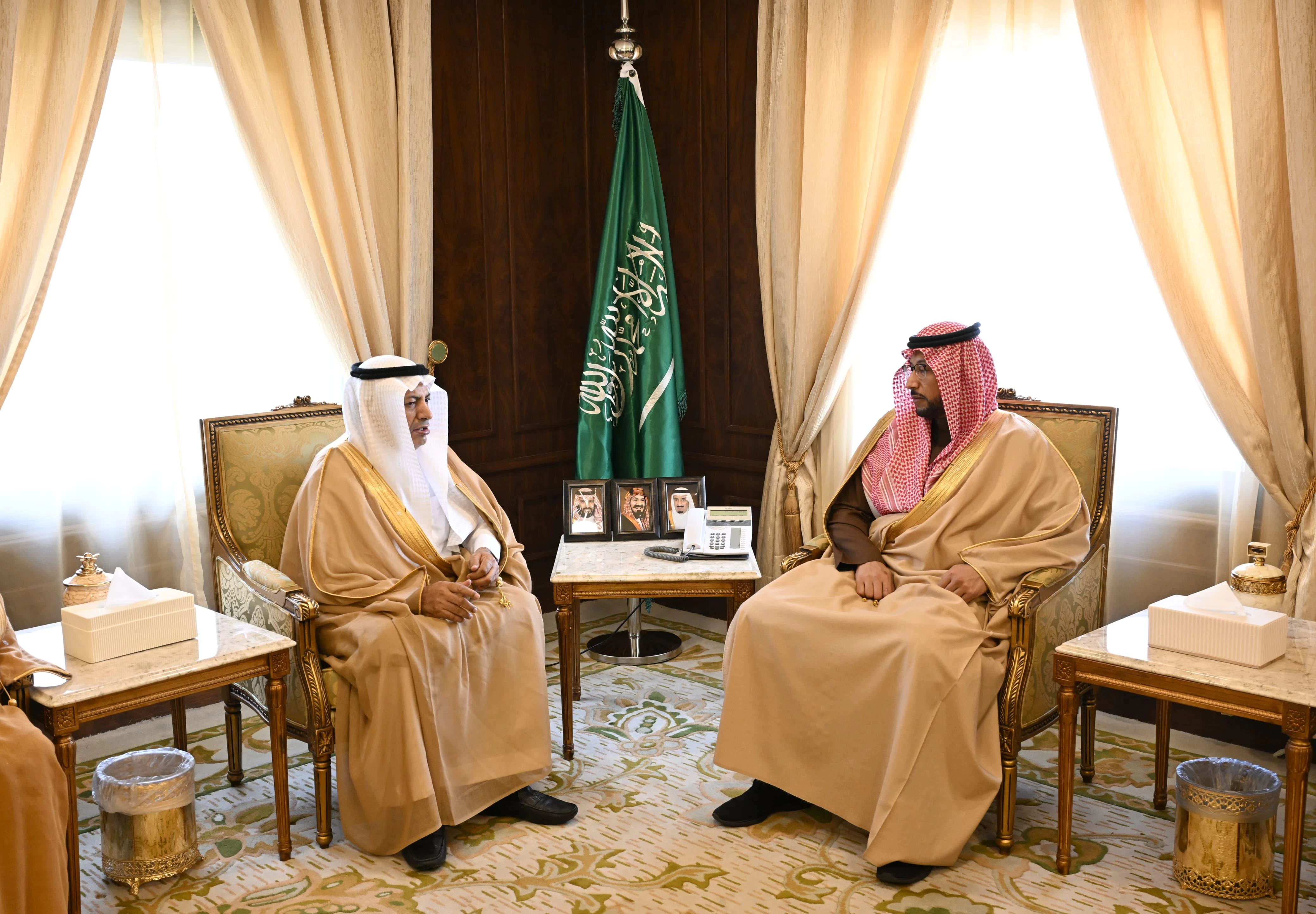 نائب أمير عسير يستقبل رئيس وأعضاء مجلس إدارة غرفة أبها