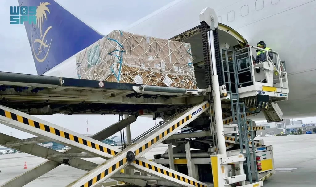 وصول الطائرة الإغاثية السعودية الـ 19 للشعب الأوكراني إلى بولندا