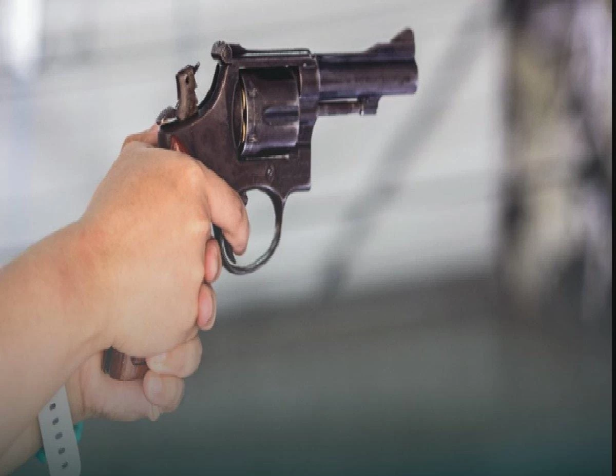 النيابة العامة : يحظر حمل الأسلحة النارية في الأماكن العامة أو المناسبات 