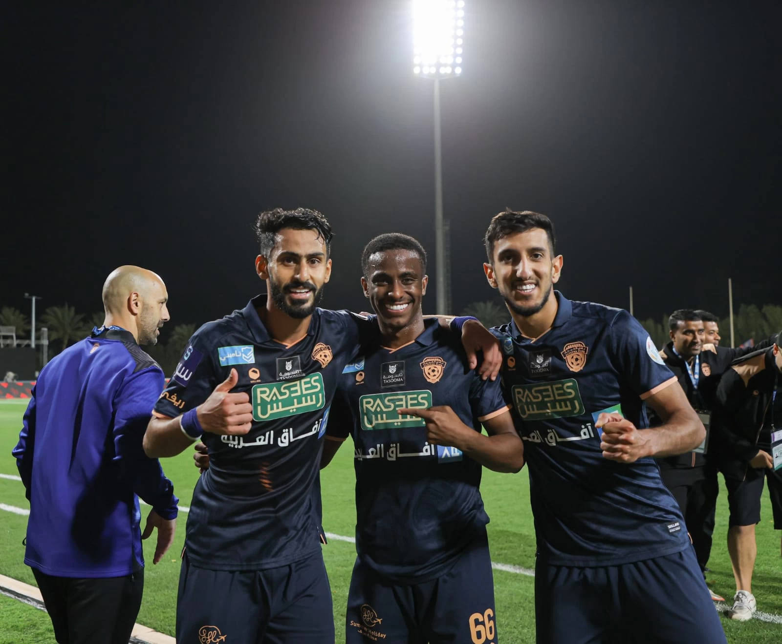 الفيحاء يتجاوز الأخدود بثلاثية وثنائية كريتشوفياك تمنح أبها نقاط الفتح 