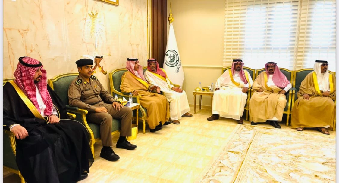 محافظ صوير يستقبل المهنئين بعيد الفطر المبارك