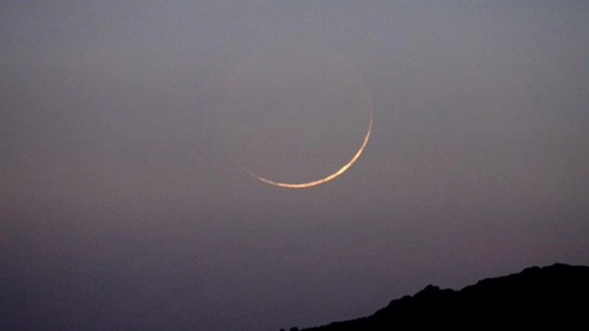 فلكية جدة : هلال العيد يزين سماء المملكة اليوم