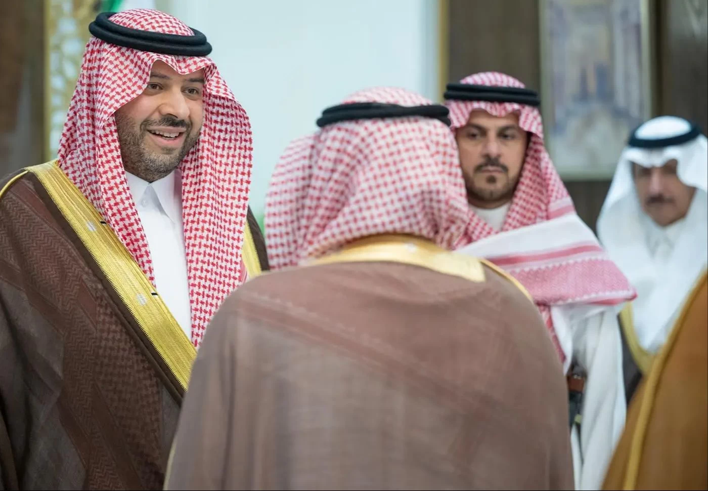 سمو أمير الحدود الشمالية يلتقي مديري الإدارات الحكومية المهنئين بعيد الفطر