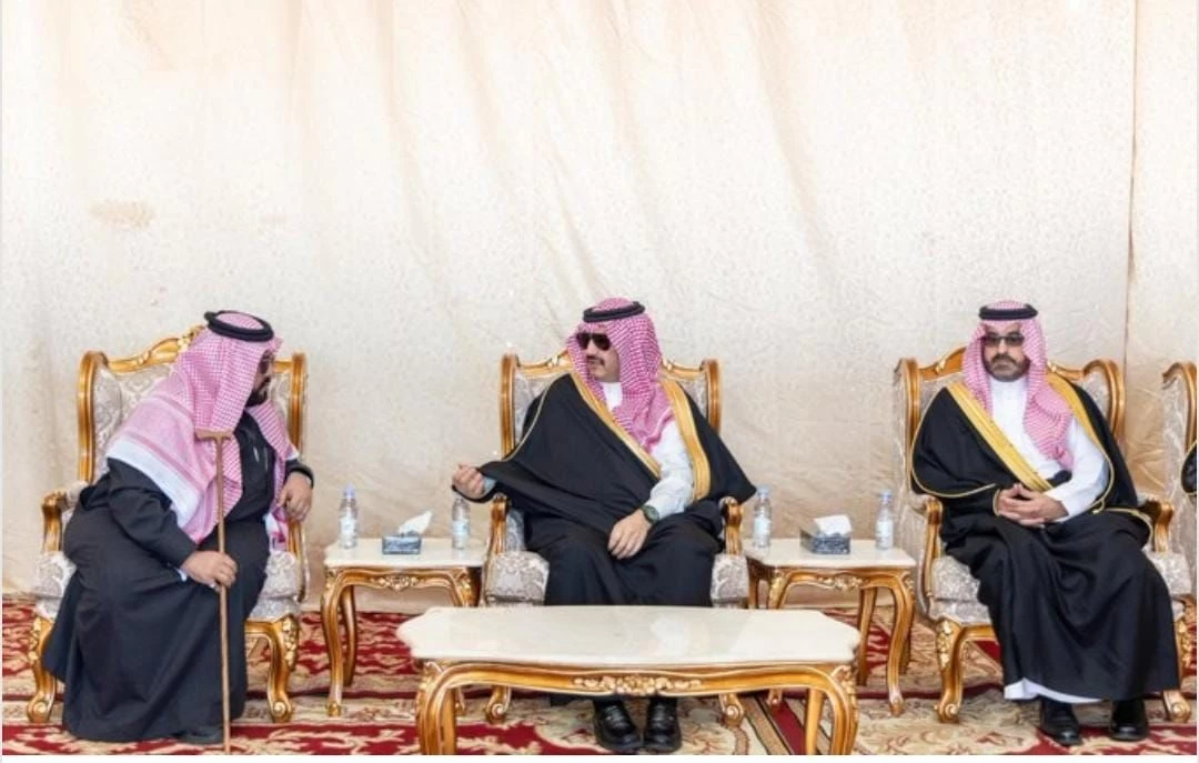 أمير منطقة عسير يقدم التعازي في وفاة شيخ شمل قبائل قحطان ووادعة الجنوب